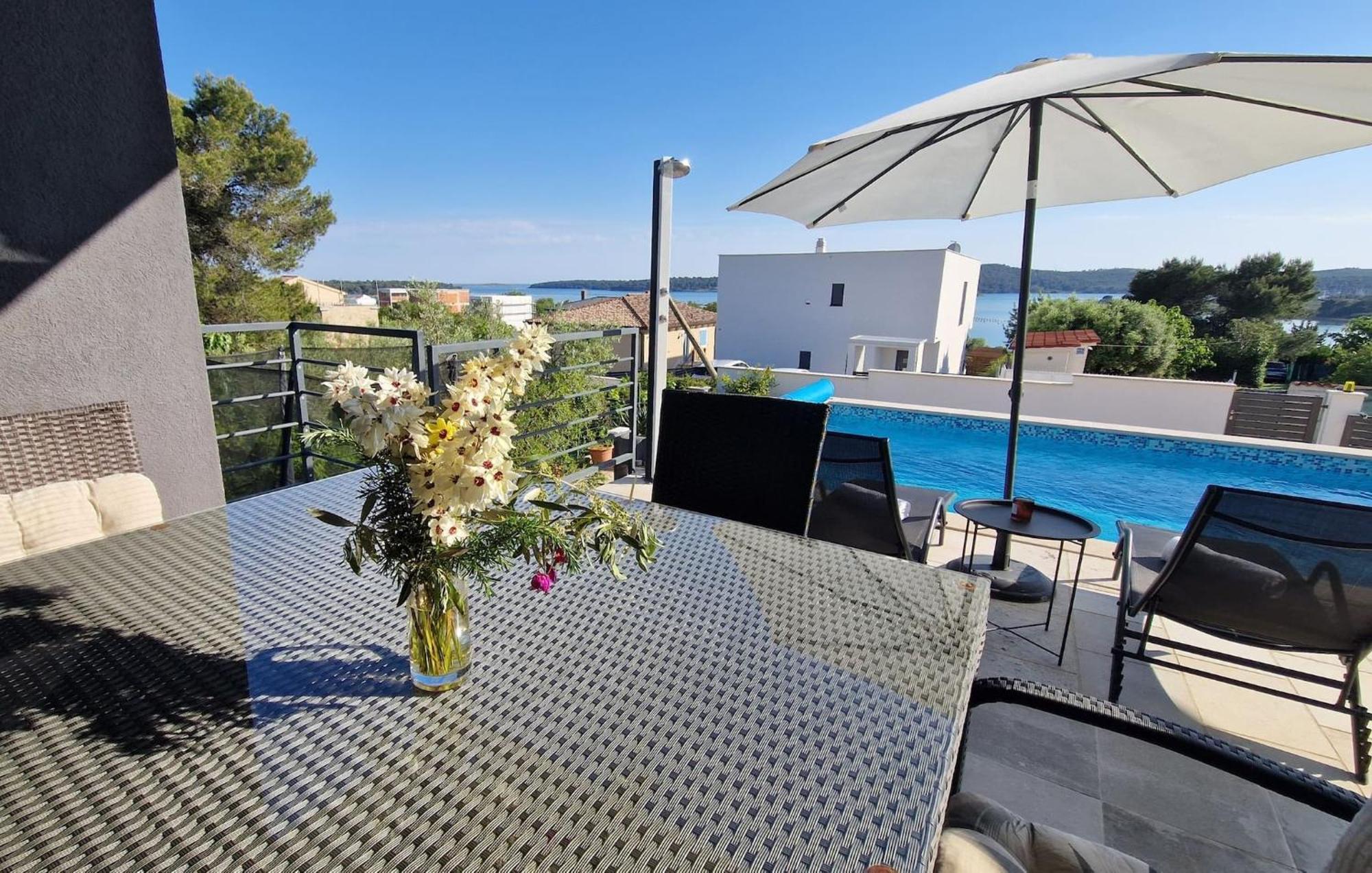 Villa Pura Vida With Sea View Pula Exterior photo